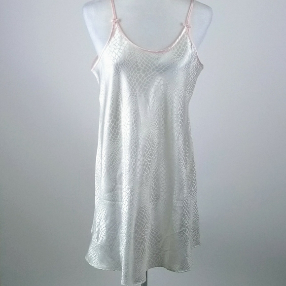 Oscar de la Renta Other - Oscar de la Renta lingerie size small